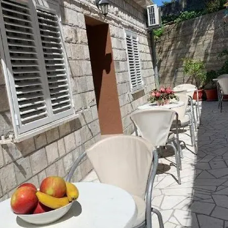 2 - Double With Shared Bathroom 1 - 4 아파트
