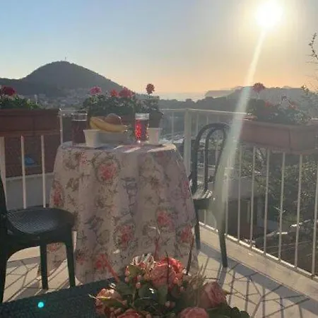 2 - Double With Shared Bathroom 1 - 4 *